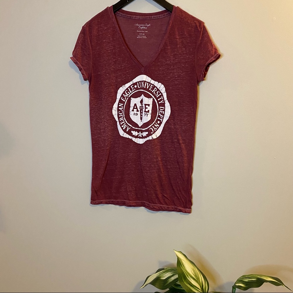 AMERICAN EAGLE FAVORITE TEE MAROON WITH LOGO SIZE M WOMEN